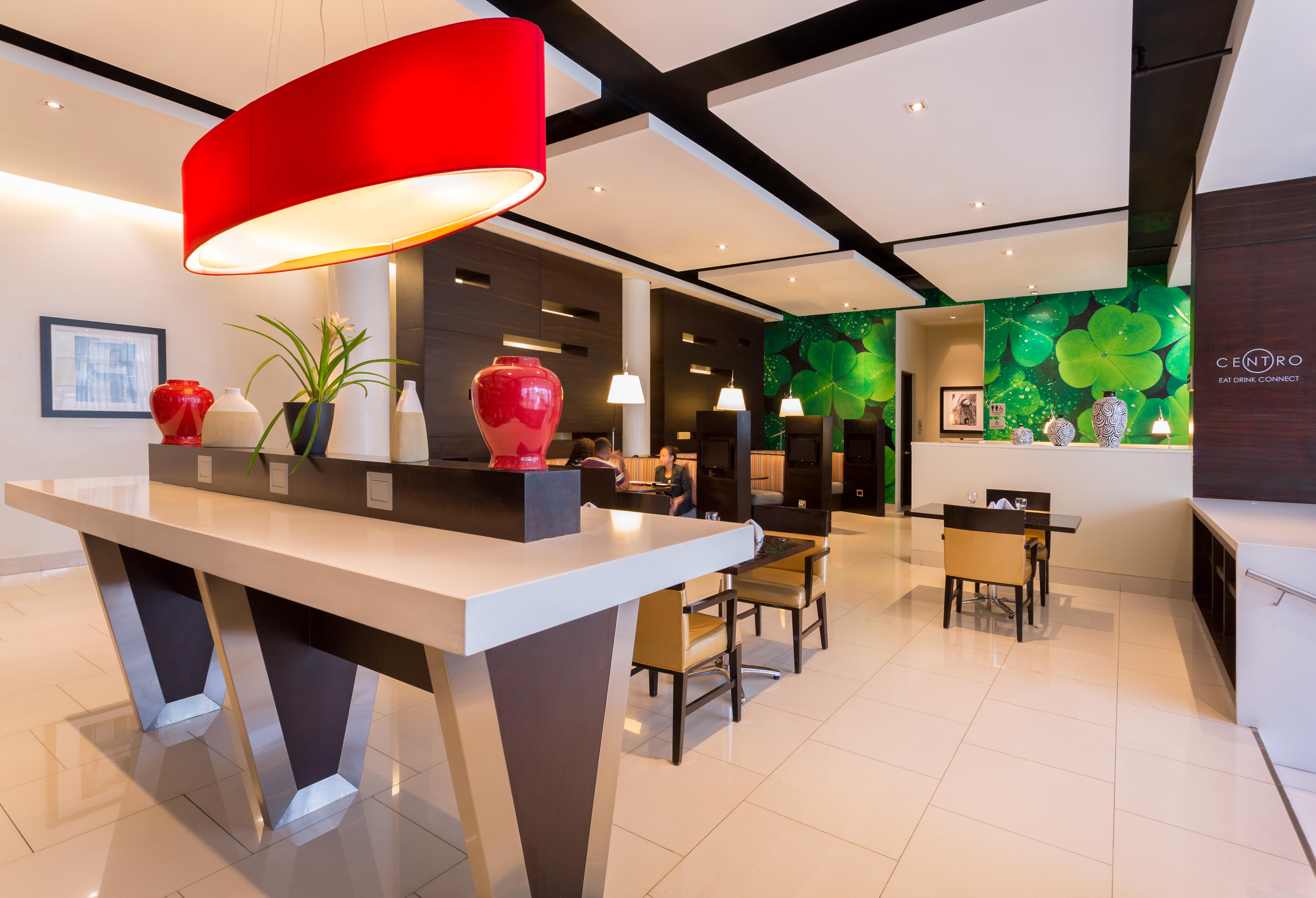 Courtyard By Marriott Panama Metromall Tocumen Exterior photo