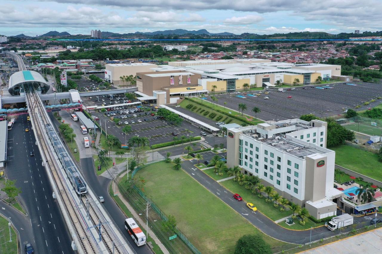 Courtyard By Marriott Panama Metromall Tocumen Exterior photo