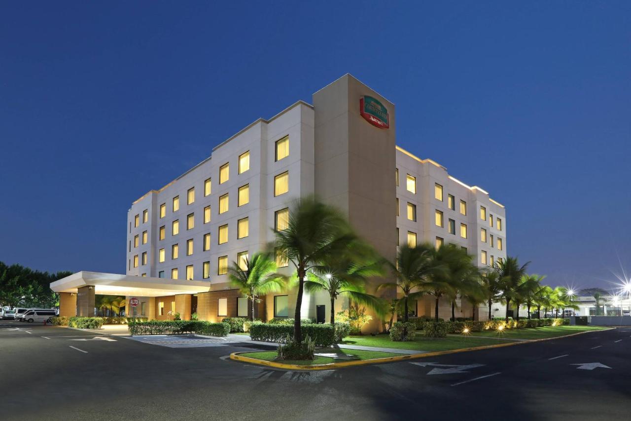 Courtyard By Marriott Panama Metromall Tocumen Exterior photo