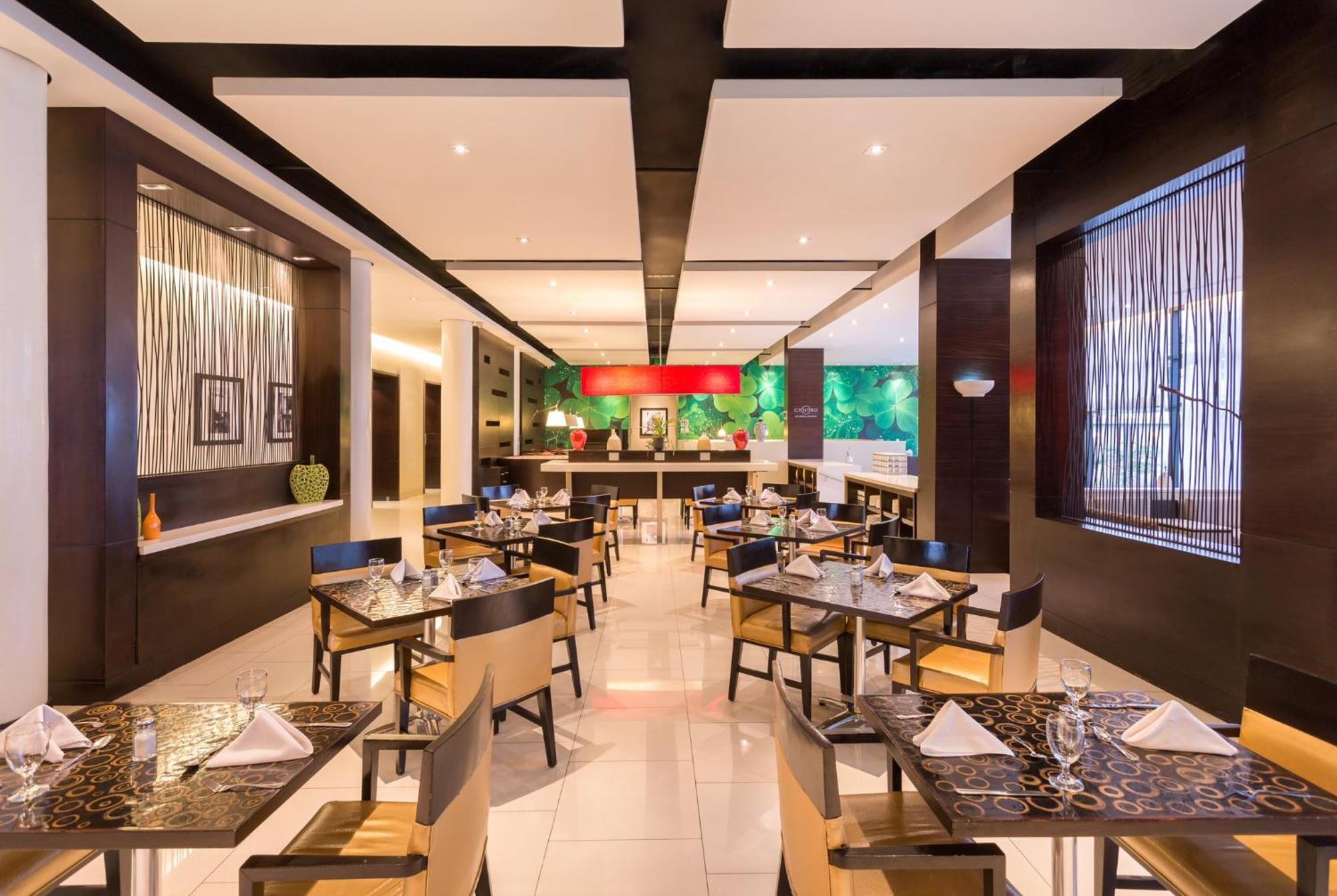 Courtyard By Marriott Panama Metromall Tocumen Exterior photo
