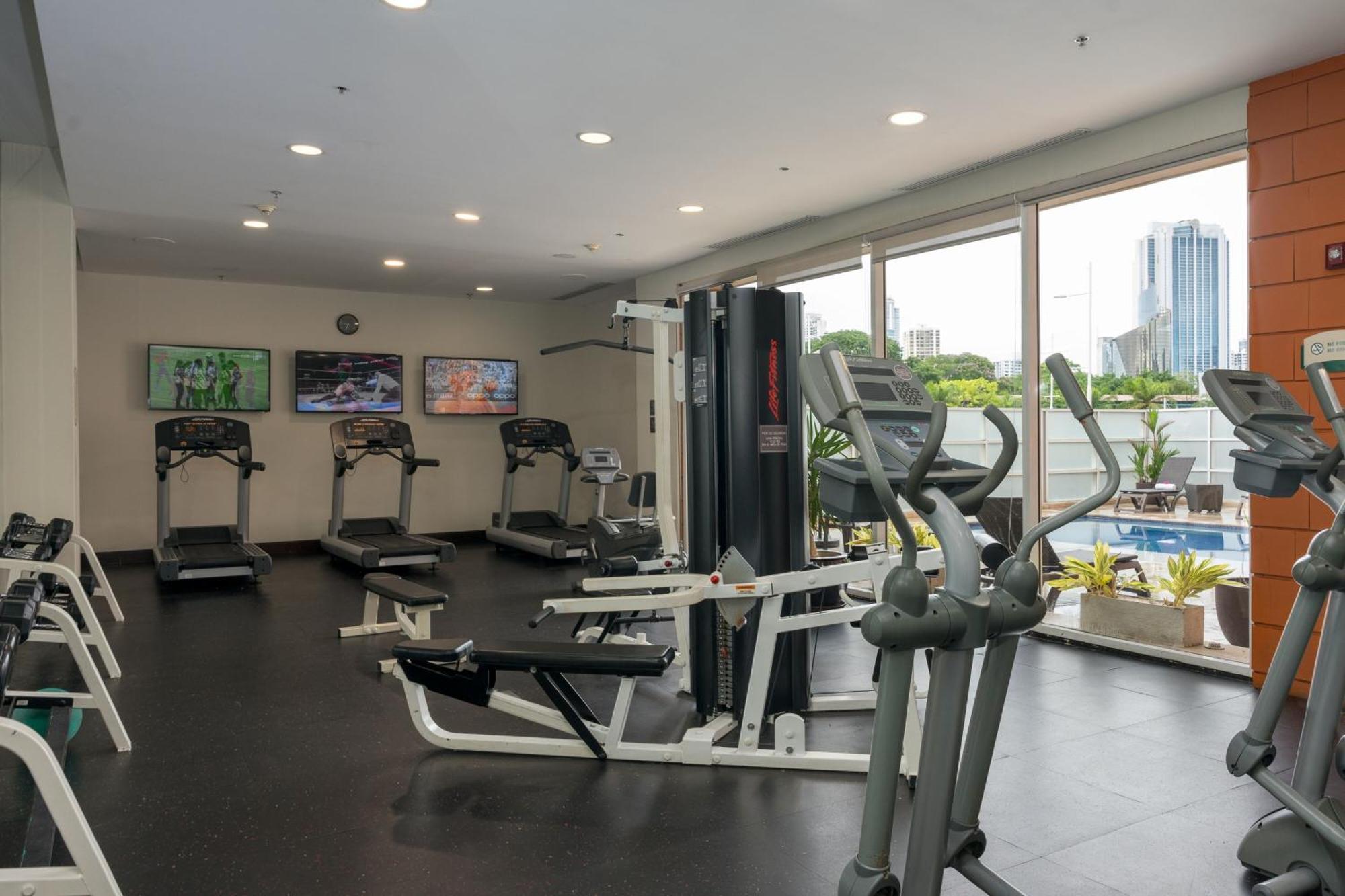 Courtyard By Marriott Panama Metromall Tocumen Exterior photo