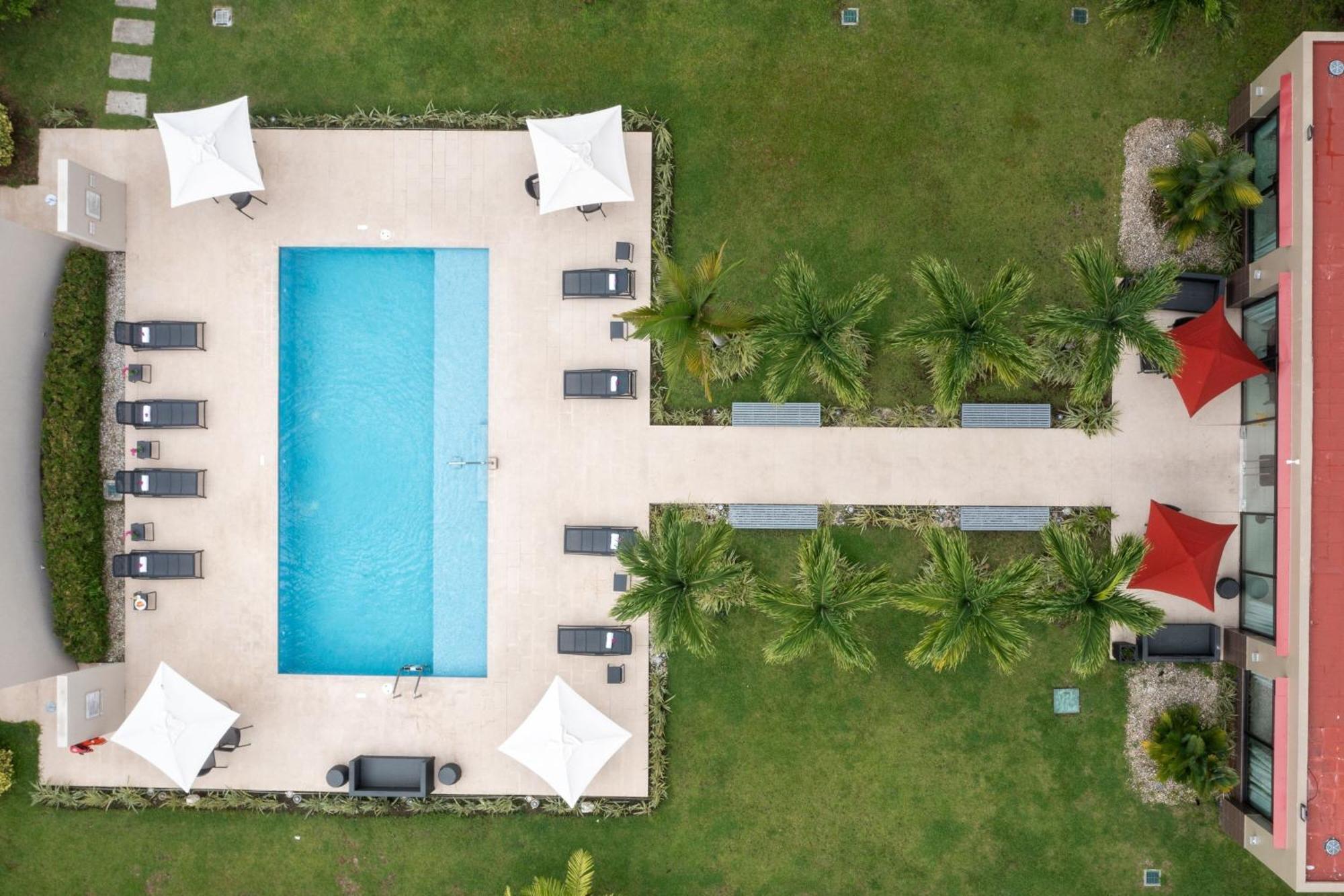 Courtyard By Marriott Panama Metromall Tocumen Exterior photo