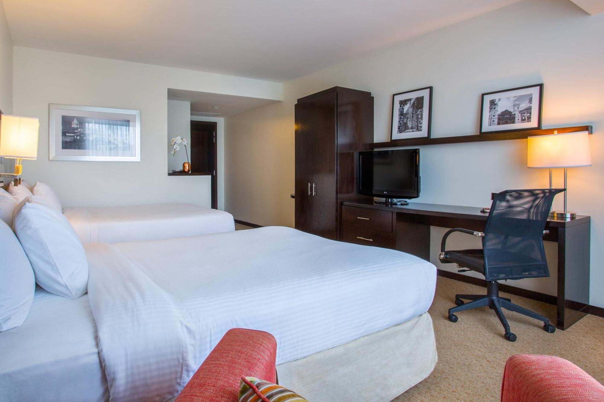 Courtyard By Marriott Panama Metromall Tocumen Exterior photo