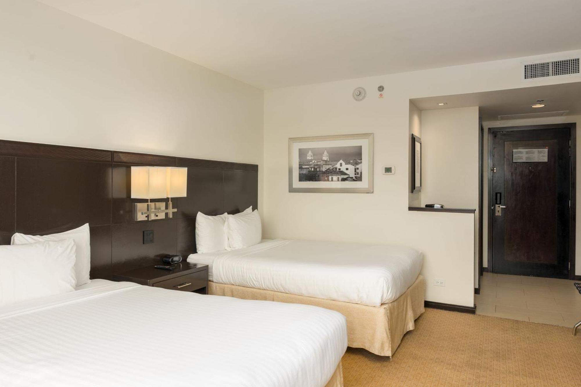Courtyard By Marriott Panama Metromall Tocumen Exterior photo